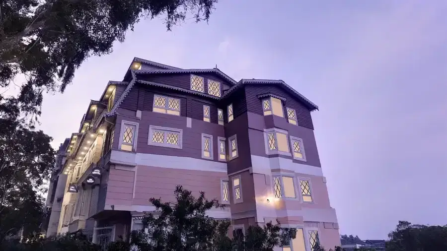 Darjeeling Hermon Hotels and Spa, Summit Hotels